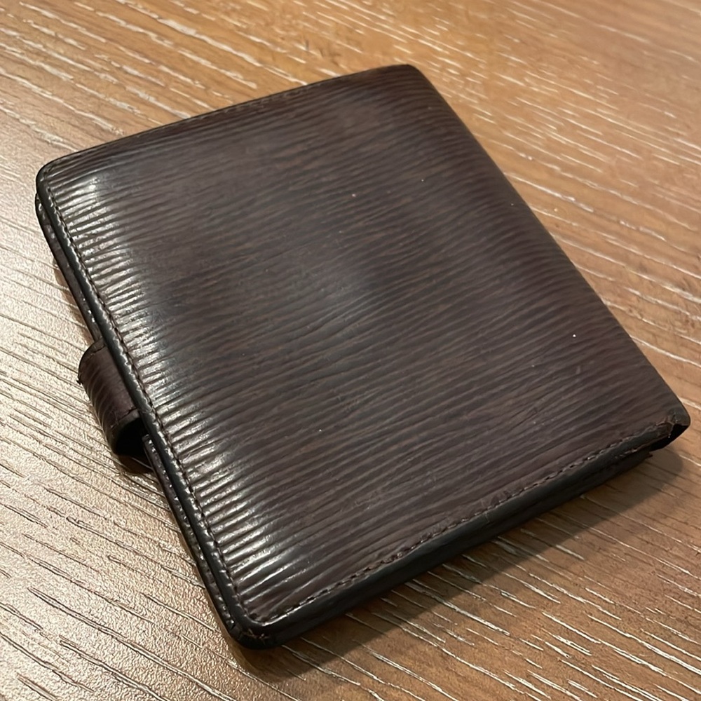 SALE PRICE FIRM Louis Vuitton brown Epi leather men’s compact wallet - Picture 2 of 12